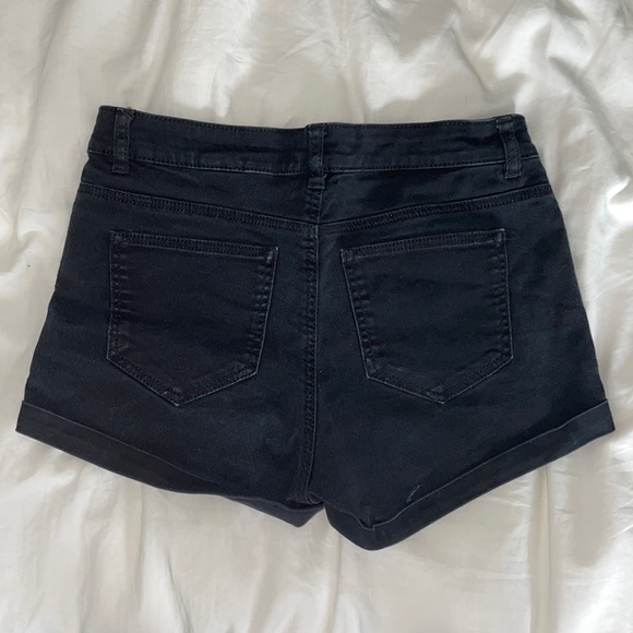 - Mid waisted black denim shorts - Picture 3 of 3